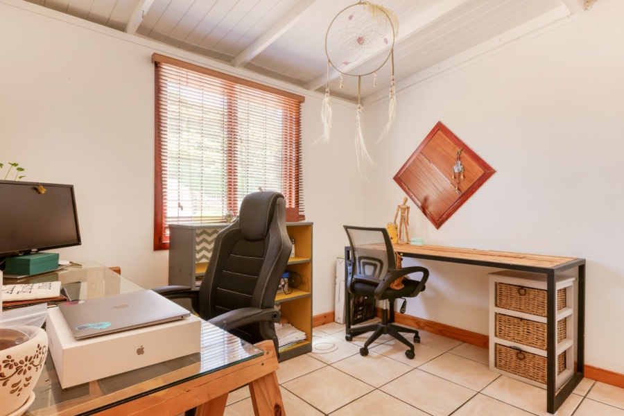 To Let 4 Bedroom Property for Rent in Crofters Valley Western Cape